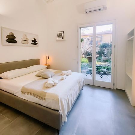 Centro Storico Spina White House Apartment Pisa Exterior foto