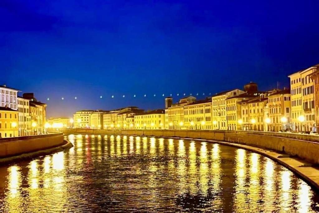 Centro Storico Spina White House Apartment Pisa Exterior foto